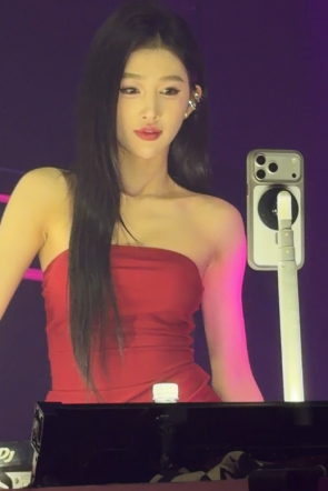 百万网红DJ MICAO超美黑丝高跟热舞 现场4k超清视频